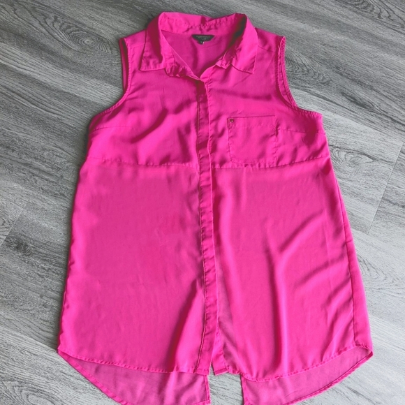 Sleeveless Fuchsia Shirt Blouse. - Picture 1 of 5